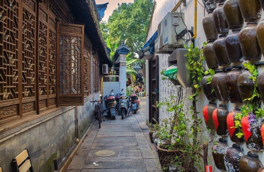 抖音上说：你永远都不能撩一个多年连网名跟头像都不换的人，为什么？游戏画面